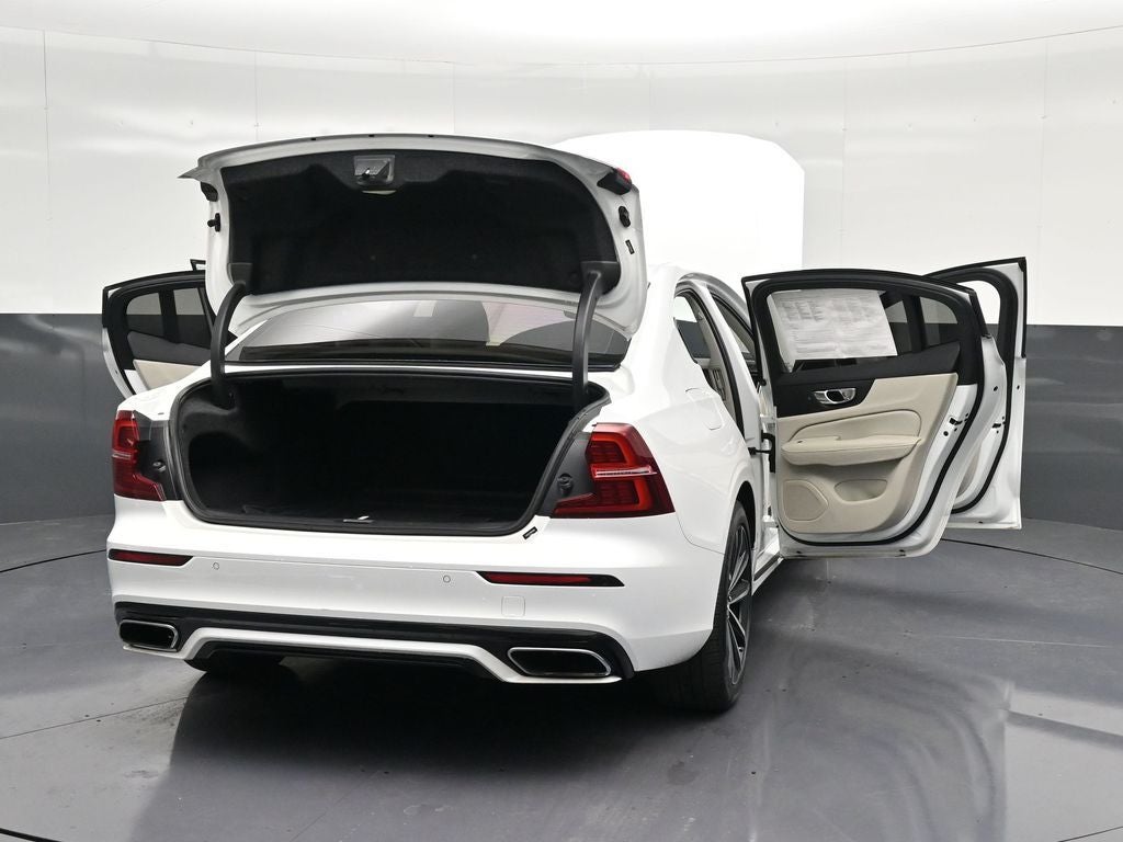 2021 Volvo S60 T5 Momentum