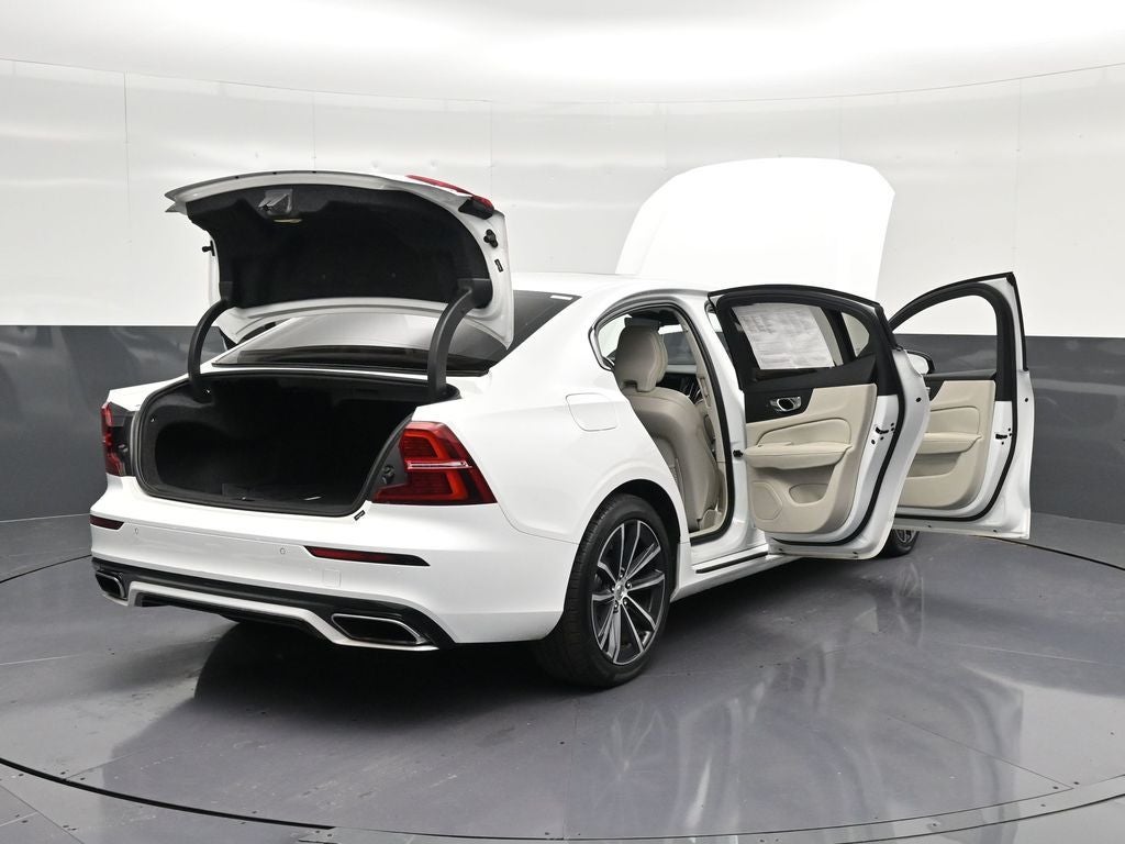2021 Volvo S60 T5 Momentum
