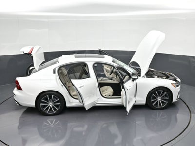 2021 Volvo S60 T5 Momentum