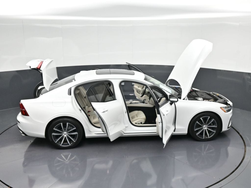 2021 Volvo S60 T5 Momentum