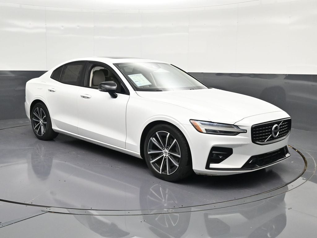 2021 Volvo S60 T5 Momentum