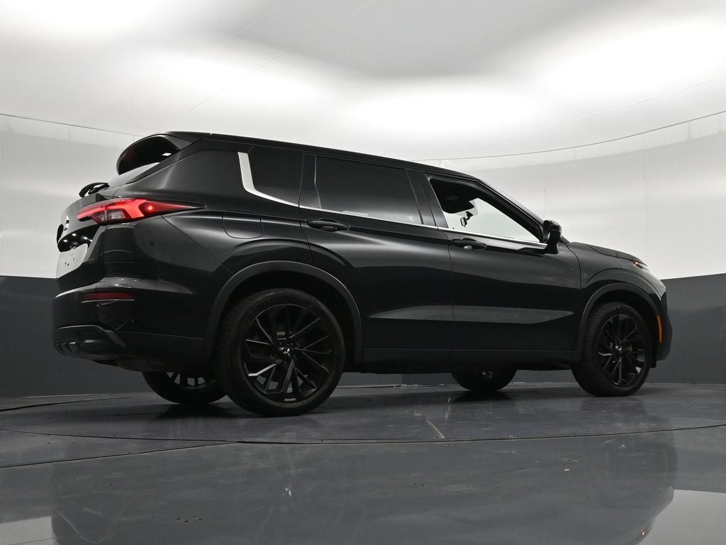 2023 Mitsubishi Outlander SE
