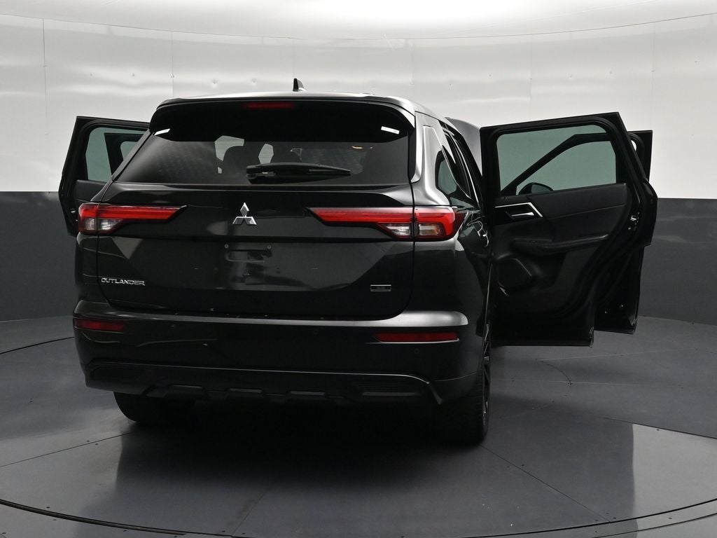2023 Mitsubishi Outlander SE