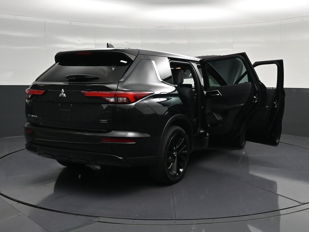 2023 Mitsubishi Outlander SE