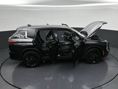 2023 Mitsubishi Outlander SE