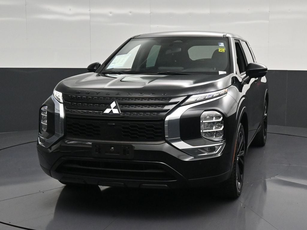 2023 Mitsubishi Outlander SE