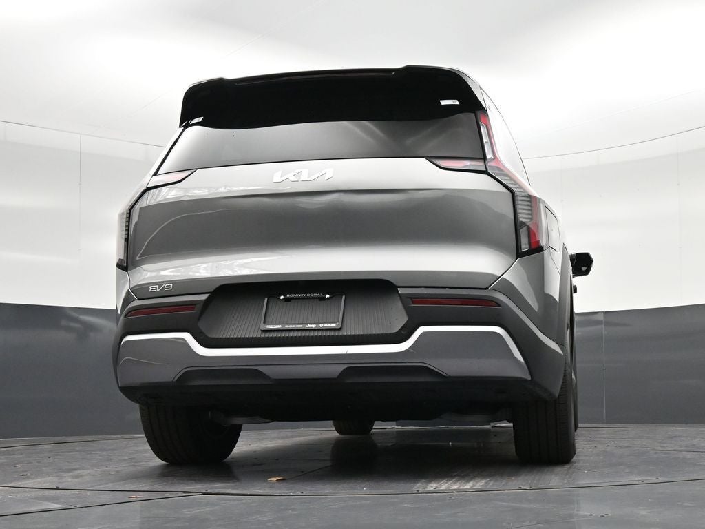 2025 Kia EV9 Light