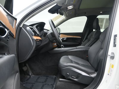 2024 Volvo XC90 B5 Plus