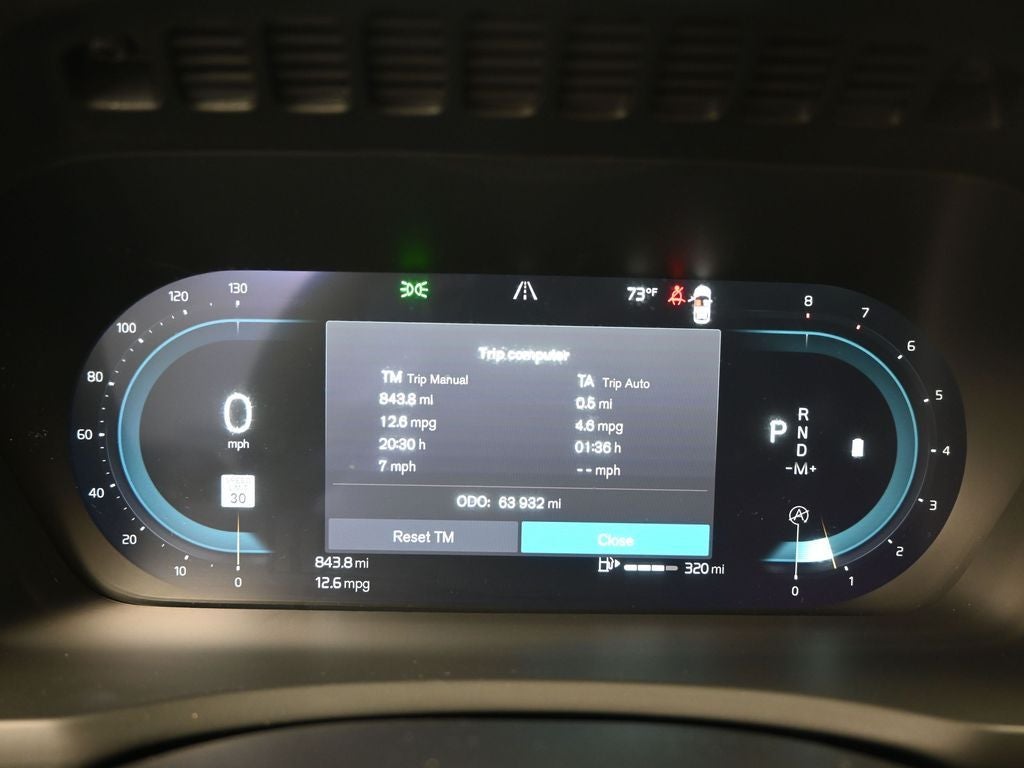 2024 Volvo XC90 B5 Plus