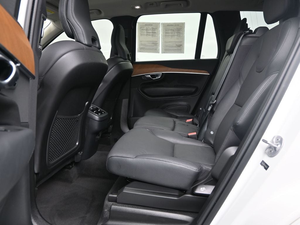 2024 Volvo XC90 B5 Plus