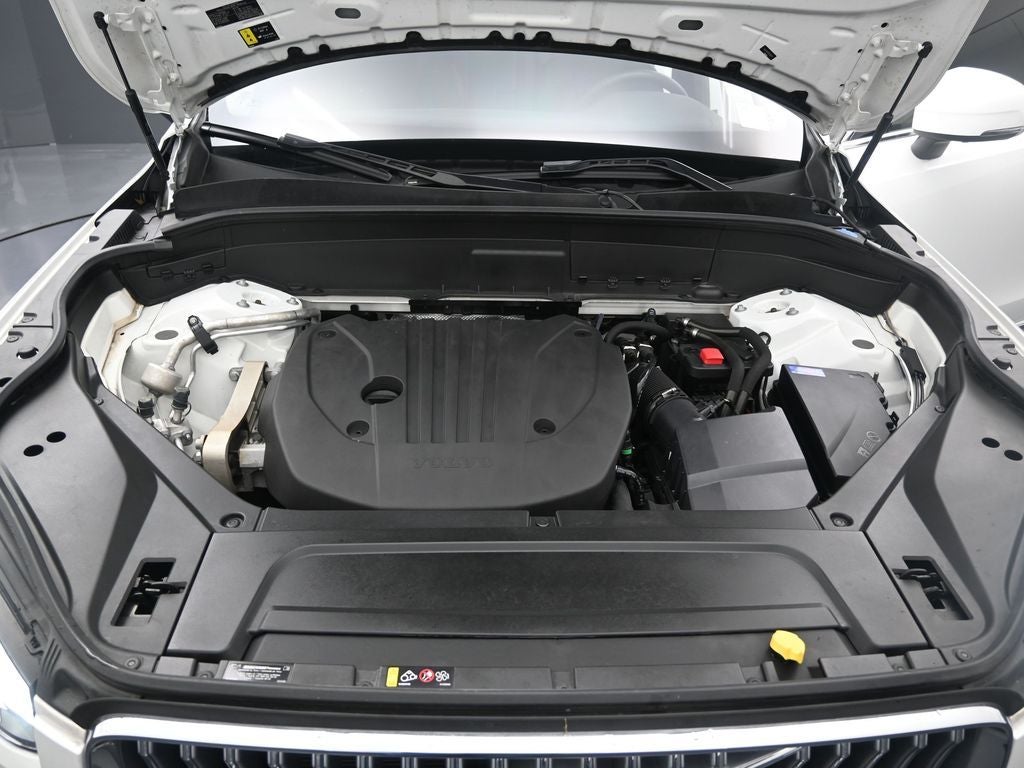 2024 Volvo XC90 B5 Plus