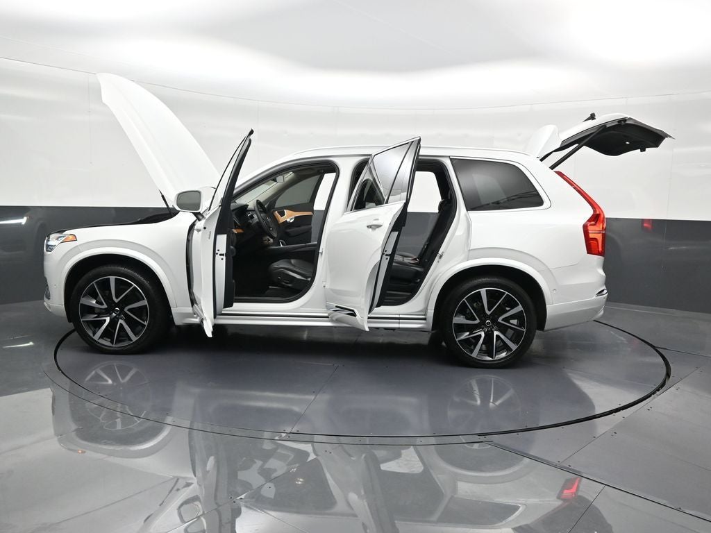 2024 Volvo XC90 B5 Plus