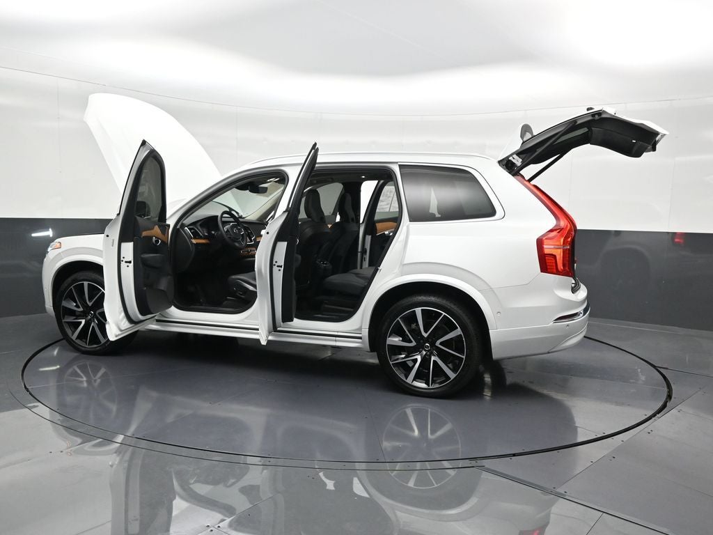 2024 Volvo XC90 B5 Plus