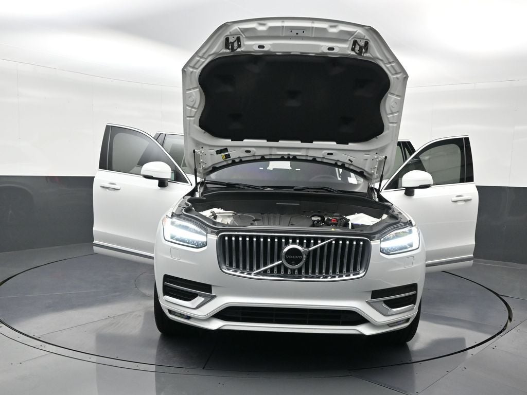 2024 Volvo XC90 B5 Plus