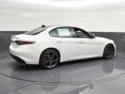 2025 Alfa Romeo Giulia Base