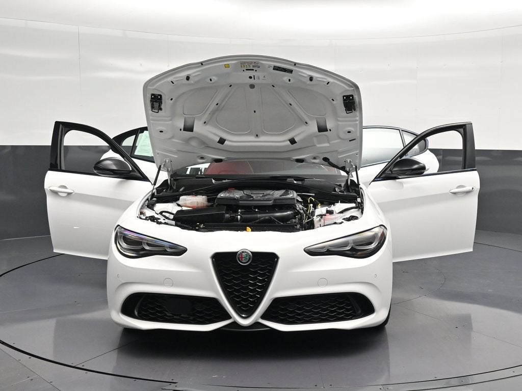2025 Alfa Romeo Giulia Base