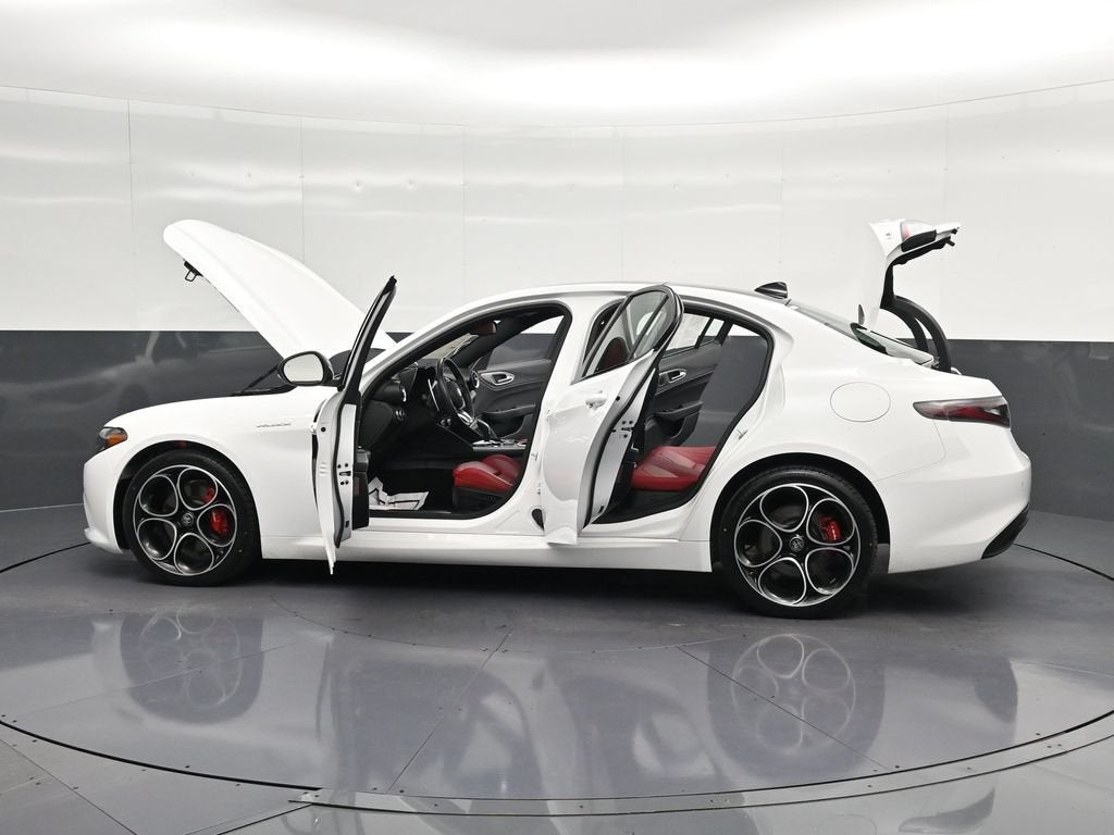 2025 Alfa Romeo Giulia Base
