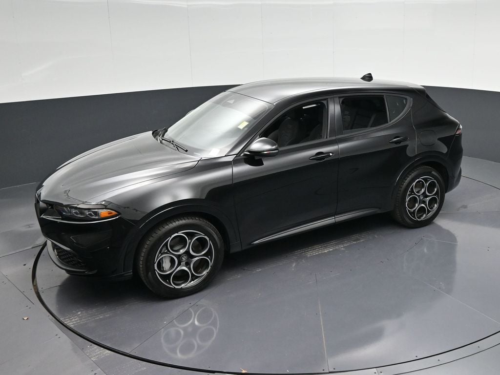2025 Alfa Romeo Tonale Base