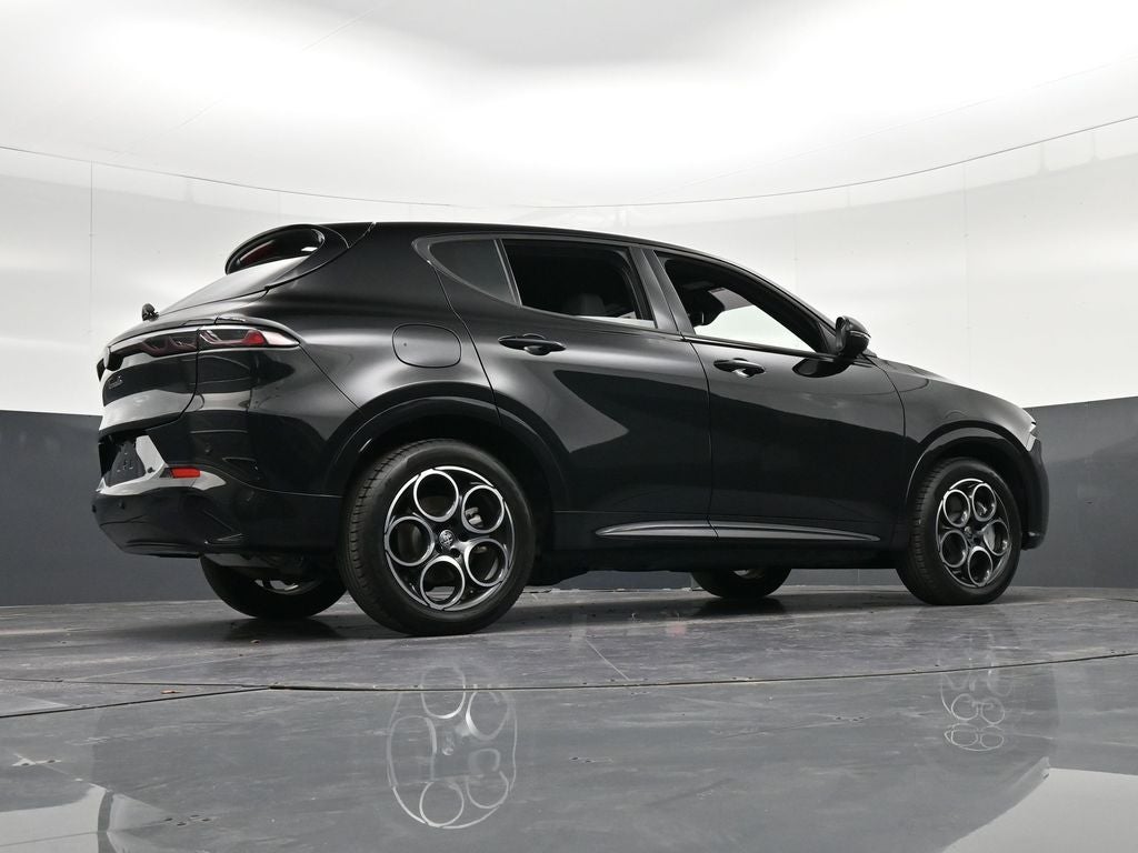 2025 Alfa Romeo Tonale Base