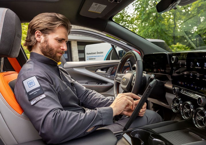 Bomnin Chevrolet West Kendall Mobile Service Technician