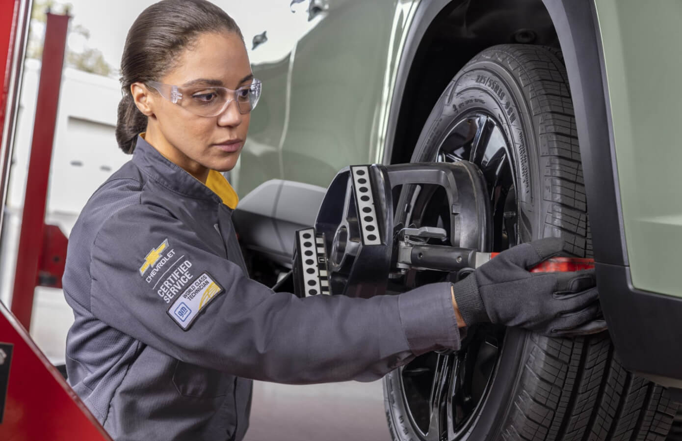 Get Top-Shelf Chevy Service, Dealership Savings, and Collision Repair